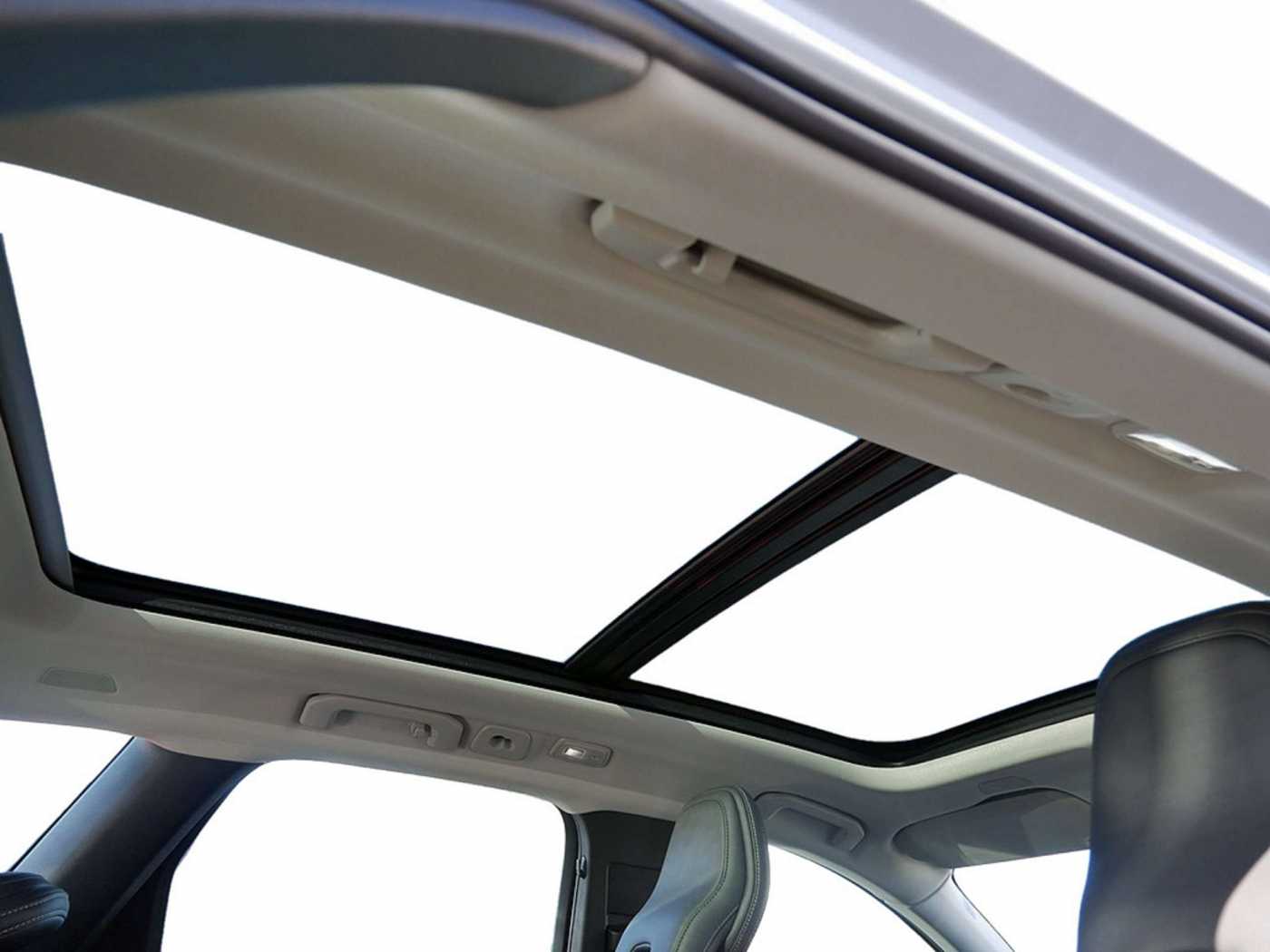Volvo  T8 Recharge Inscription AHK STANDHZ LED