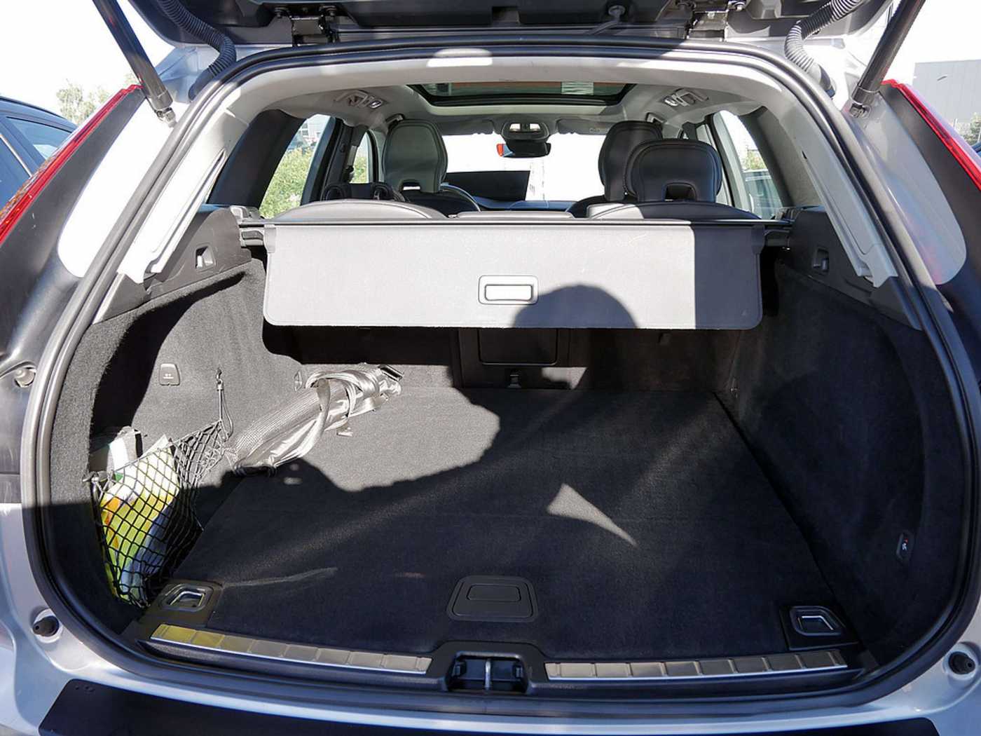 Volvo  T8 Recharge Inscription AHK STANDHZ LED