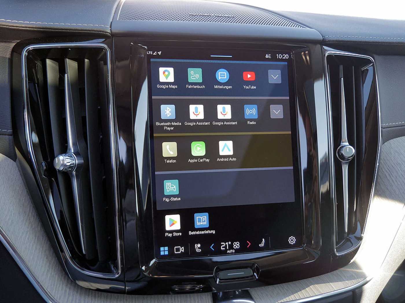 Volvo  T8 Recharge Inscription AHK STANDHZ LED