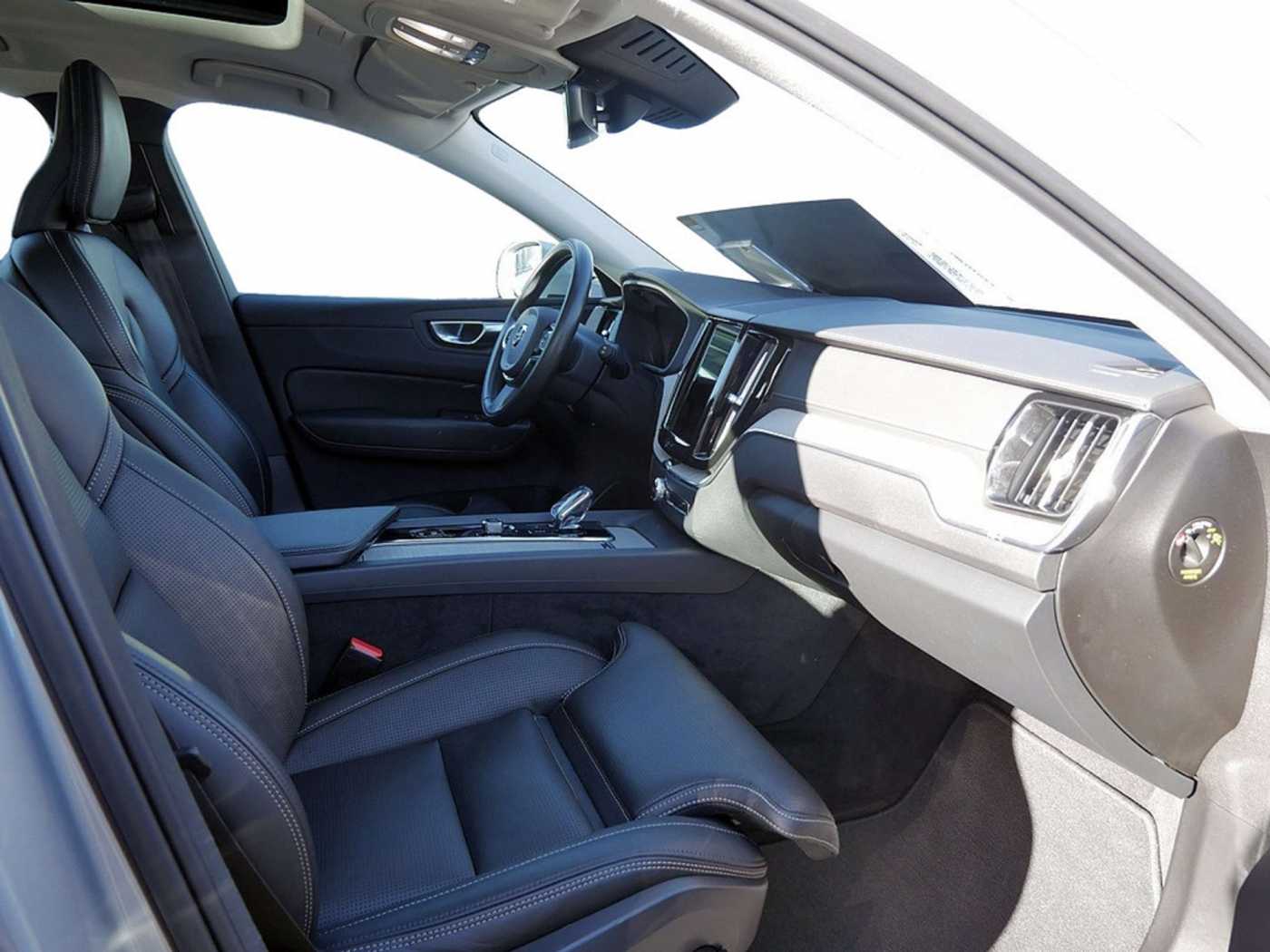 Volvo  T8 Recharge Inscription AHK STANDHZ LED