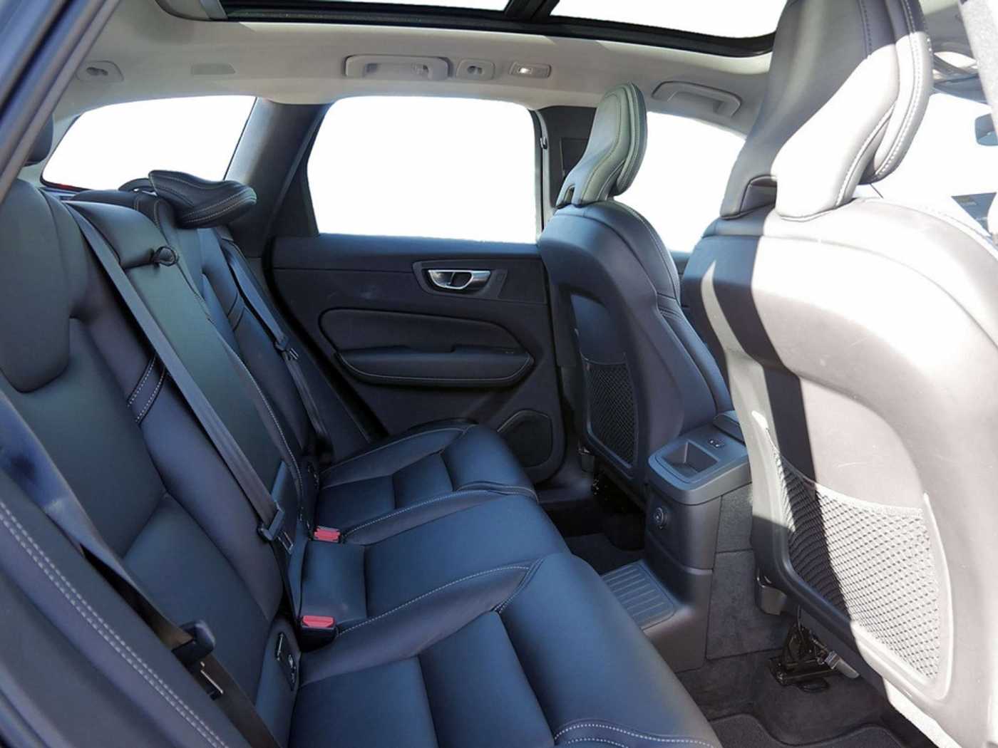 Volvo  T8 Recharge Inscription AHK STANDHZ LED