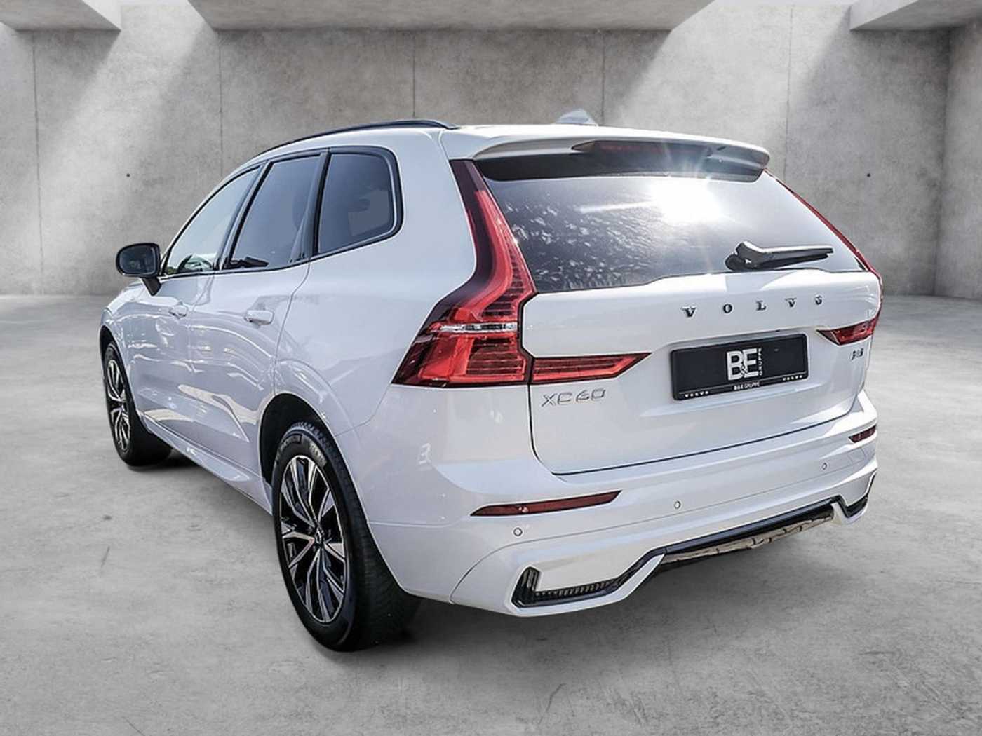 Volvo  B4 Plus Dark AWD