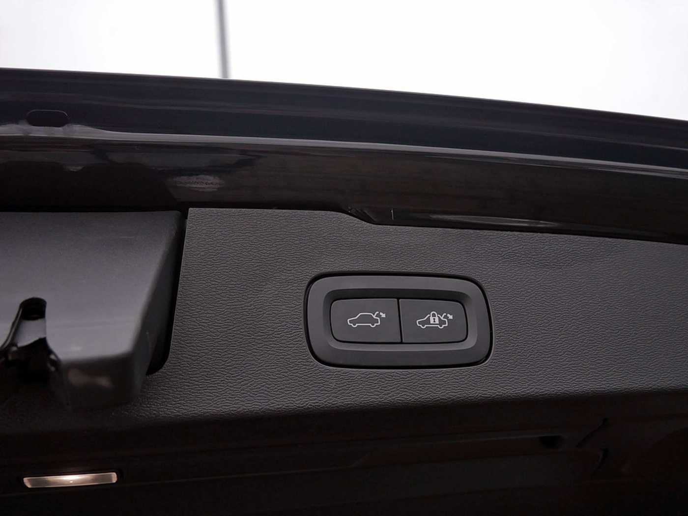 Volvo  T8 Recharge Plus Bright AWD STANDHZ LED
