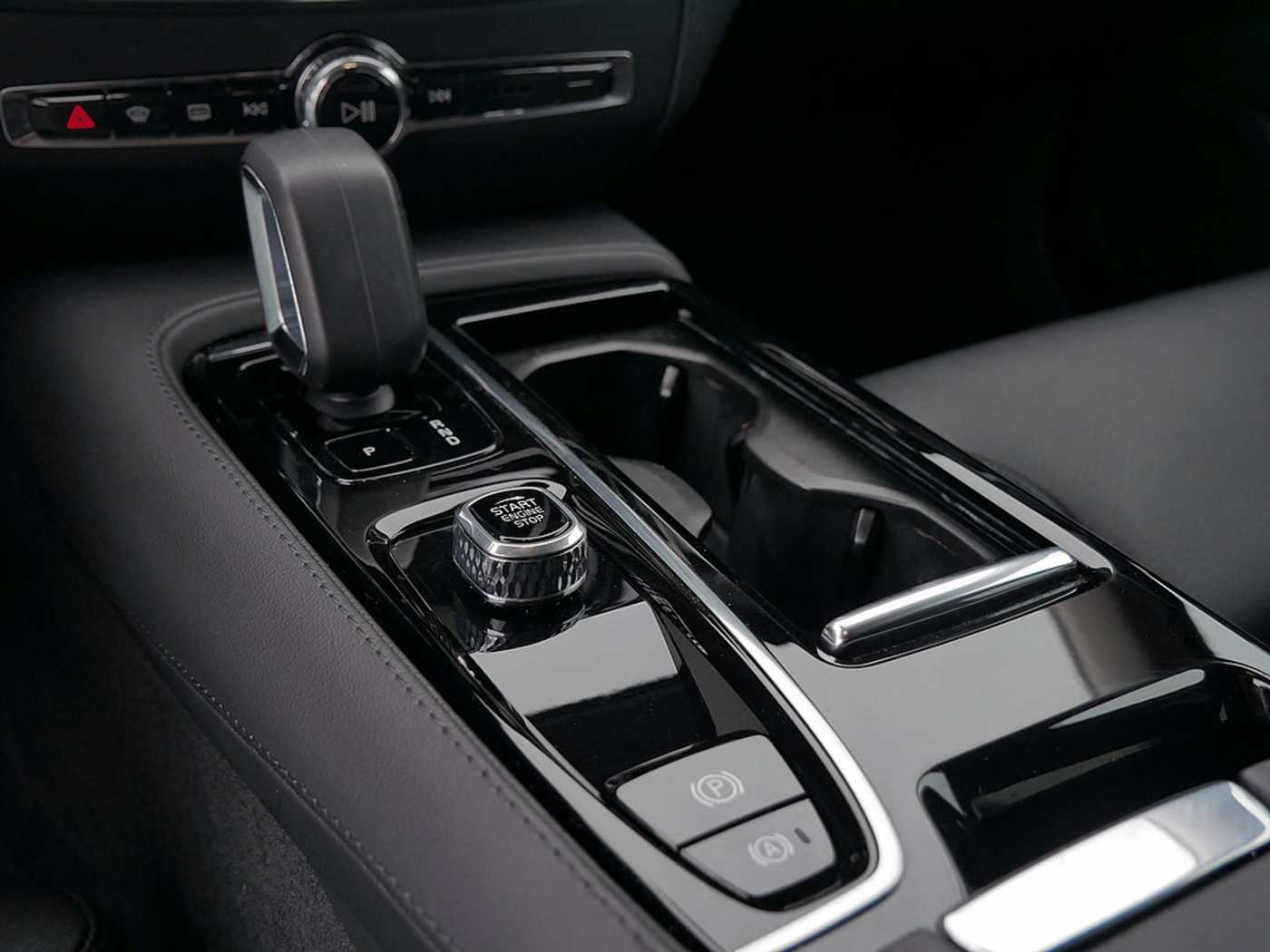 Volvo  T8 Recharge Plus Bright AWD STANDHZ LED