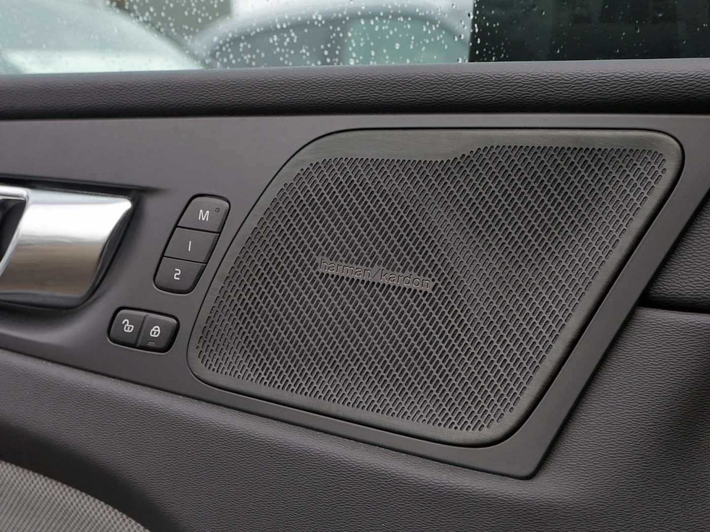 Volvo  B5 AWD R-Design EURO 6d HUD FACEL. LED