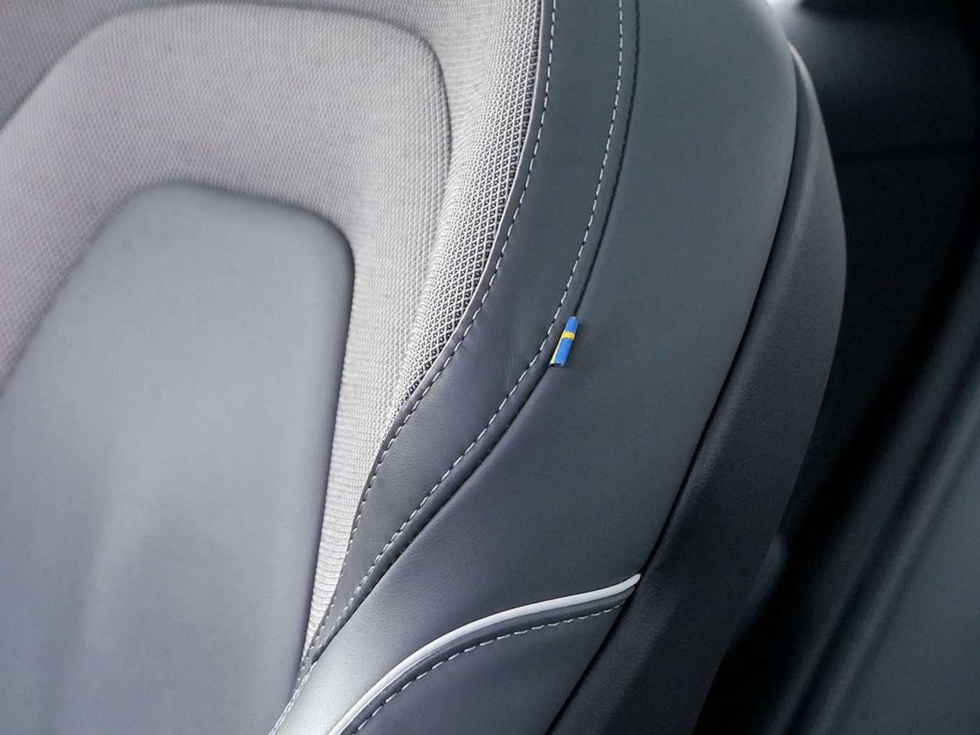 Volvo  B5 AWD R-Design EURO 6d HUD FACEL. LED