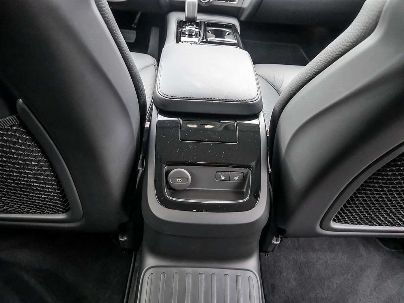 Volvo  Kombi T6 Core Recharge Plug-In Hybrid AWD