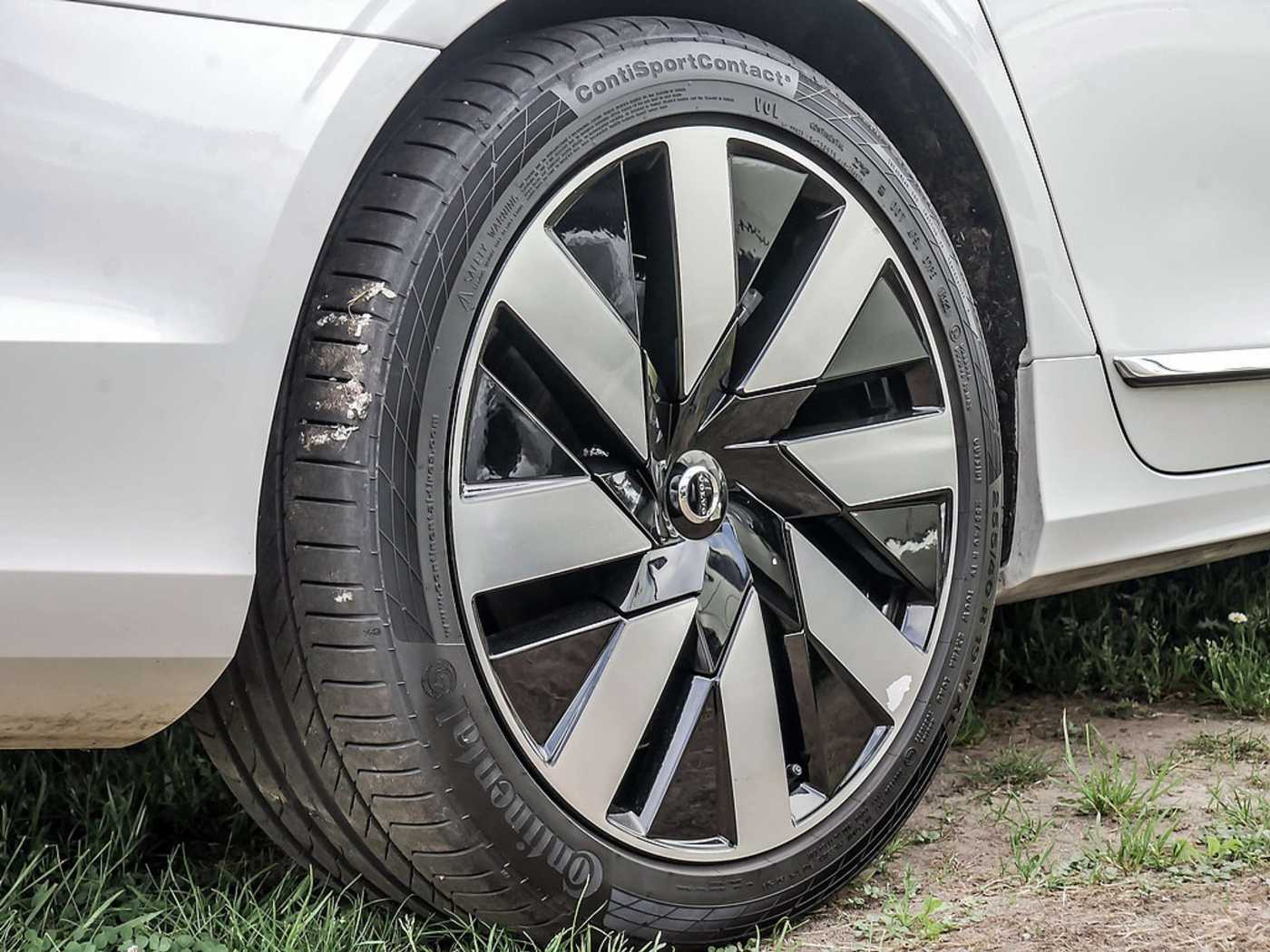 Volvo  Kombi T6 Core Recharge Plug-In Hybrid AWD