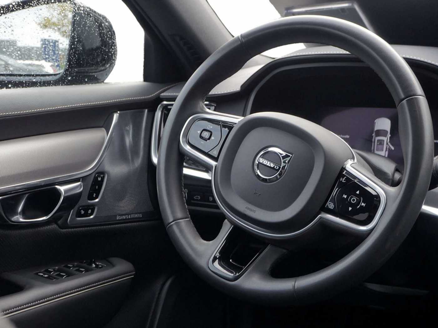 Volvo  Hybrid T8 Twin Engine AWD R-Design LED
