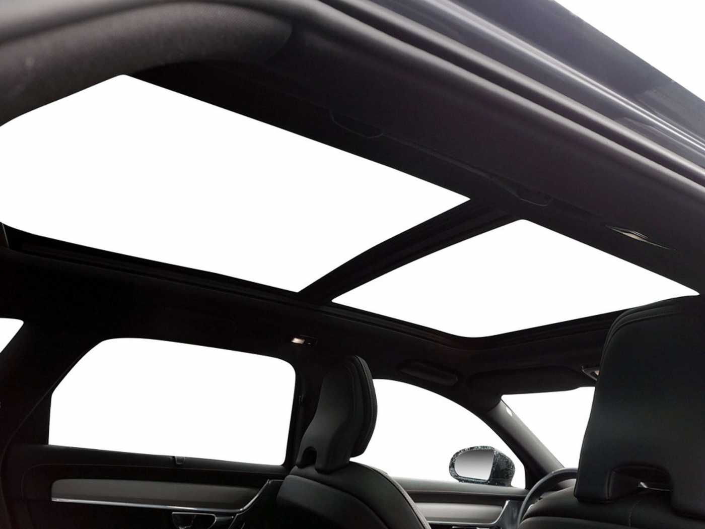 Volvo  Hybrid T8 Twin Engine AWD R-Design LED