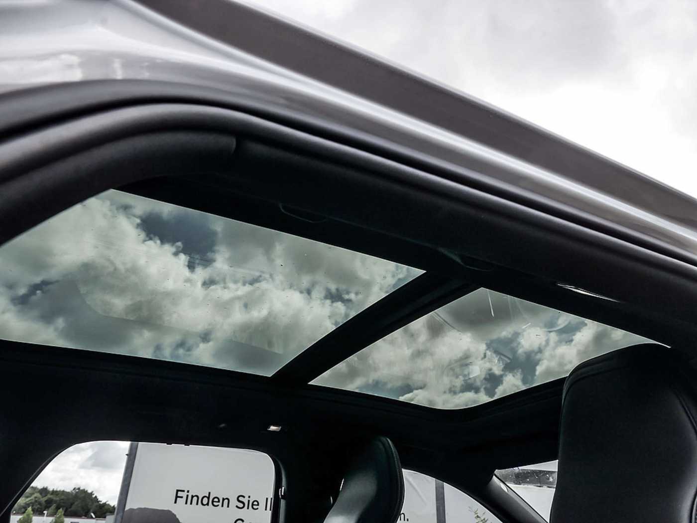 Volvo  T8 Twin Engine AWD R-Design H/K HGSD LED