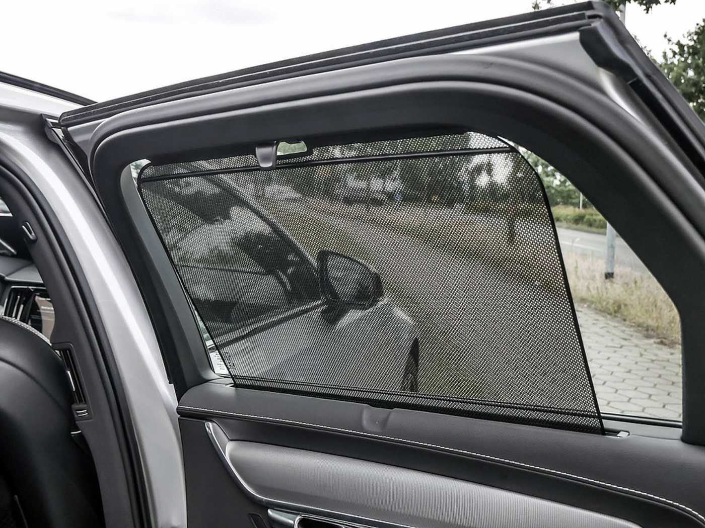 Volvo  T8 Twin Engine AWD R-Design H/K HGSD LED