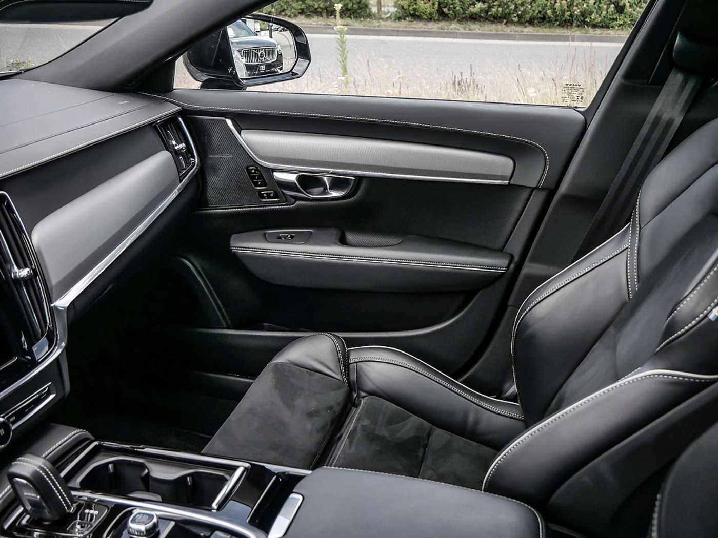 Volvo  T8 Twin Engine AWD R-Design H/K HGSD LED