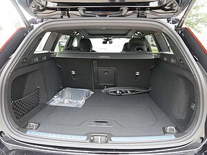 Volvo  B4 Plus Dark KAMERA H/K HGSD STANDHZ LED