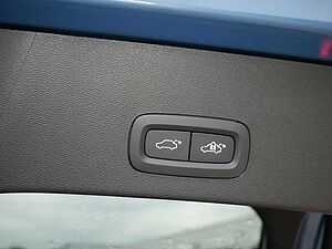 Volvo  Plus Recharge Pure Electric AWD LED PANO