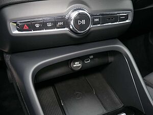 Volvo  Plus Recharge Pure Electric AWD LED PANO