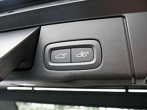 Volvo  T6 AWD Plus Dark H/K HGSD STANDHZ LED