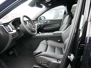 Volvo  T6 AWD Plus Dark H/K HGSD STANDHZ LED