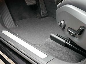 Volvo  T6 AWD Plus Dark H/K HGSD STANDHZ LED