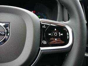 Volvo  T6 AWD Plus Dark H/K HGSD STANDHZ LED