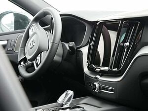 Volvo  T6 AWD Plus Dark H/K HGSD STANDHZ LED