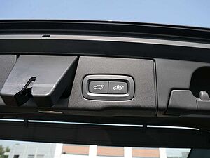 Volvo  2.0 Inscription Recharge Plug-In Hybrid AWD