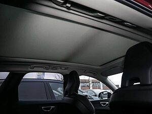 Volvo  2.0 Ultra Dark Recharge Plug-In Hybrid AWD