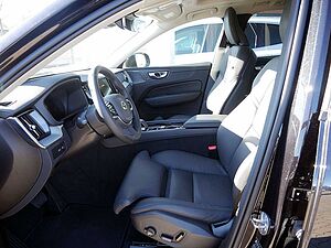 Volvo  T8 Ultra Dark Recharge Plug-In Hybrid AWD