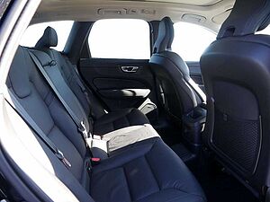 Volvo  T8 Ultra Dark Recharge Plug-In Hybrid AWD