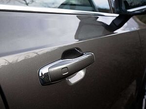 Volvo  2.0 Inscription Recharge Plug-In Hybrid AWD
