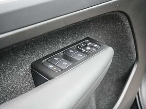 Volvo  1.5 R Design Expression Recharge Plug-In Hybrid 2W