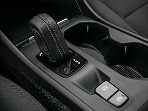 Volvo  1.5 R Design Expression Recharge Plug-In Hybrid 2W
