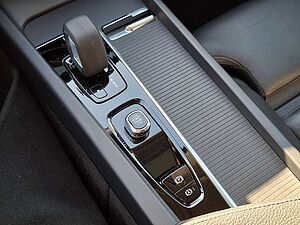 Volvo  T6 Inscription Expression Recharge AWD