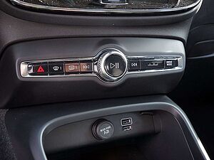 Volvo  T4 Inscription Expression Recharge LED