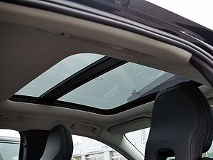 Volvo  T8 AWD Ultimate Dark AWD LED PANO 360°