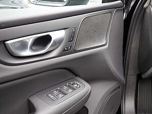 Volvo  T8 AWD Ultimate Dark AWD LED PANO 360°