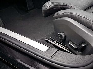 Volvo  T8 AWD Ultimate Dark AWD LED PANO 360°