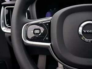 Volvo  T8 AWD Ultimate Dark AWD LED PANO 360°