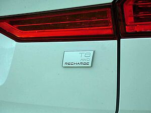 Volvo  T8 Ultra Dark Recharge Plug-In Hybrid AWD