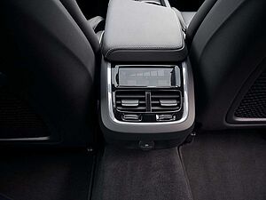 Volvo  B5 Benzin Ultimate Dark AWD LED PANO 360°