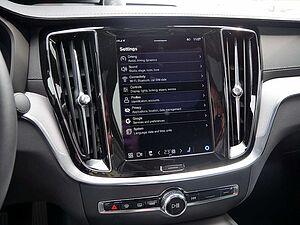 Volvo  B5 Benzin Ultimate Dark AWD LED PANO 360°
