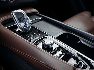 Volvo  2.0 Inscription Recharge Plug-In Hybrid AWD