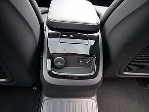 Volvo  T8 Twin Engine AWD Ultimate Dark Plug-InE6