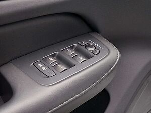Volvo  T8 Twin Engine AWD Ultimate Dark Plug-InE6