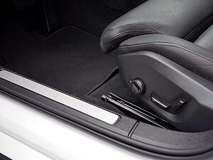 Volvo  T8 Twin Engine AWD Ultimate Dark Plug-InE6
