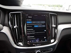 Volvo  T8 Twin Engine AWD Ultimate Dark Plug-InE6