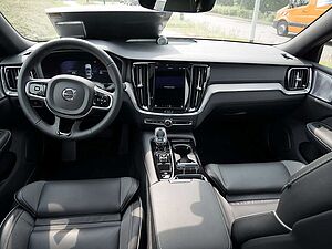 Volvo  T8 Twin Engine AWD Ultimate Dark Plug-InE6