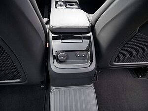 Volvo  T8 Twin Engine AWD Ultimate Dark Plug-InE6