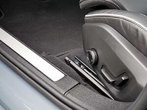 Volvo  T8 Twin Engine AWD Ultimate Dark Plug-InE6