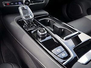 Volvo  T8 Twin Engine AWD Ultimate Dark Plug-InE6
